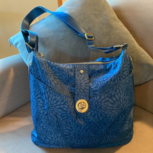 Baggallini Crossbody w/Side Zip Pockets to hold Large Phones or Conceal & Carry - Picture 1 of 16